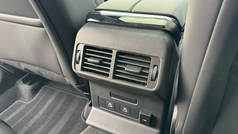 Land Rover Range Rover Velar 2.0 D200 MHEV Dynamic SE 5dr Auto Diesel Estate